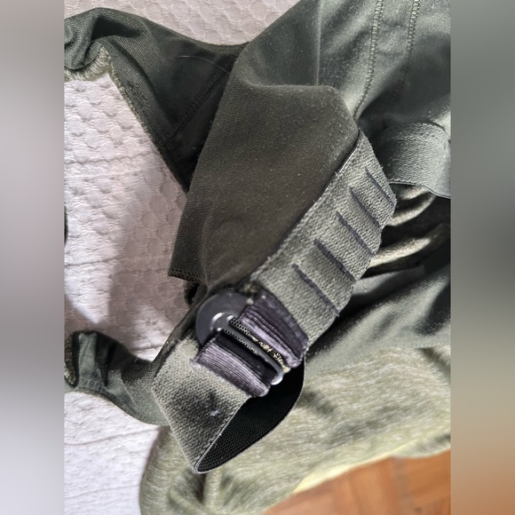 Lululemon dark green tank top - size XS - Picture 5 of 6